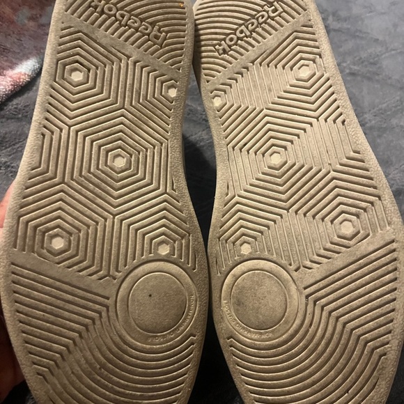 Reebok Off-White Classic Sneakers - Picture 4 of 8